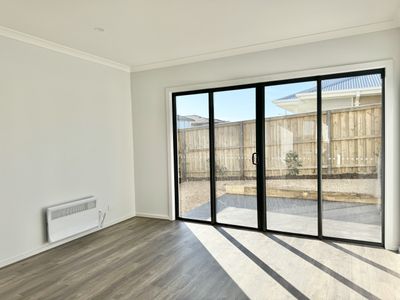1 Interlaken Avenue, Manor Lakes