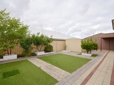 22 Irvine Parade, Hammond Park