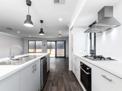 4 Fairmile Street, Bushmead