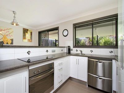 9 Cotswold Court, Rochedale South