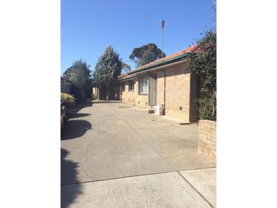Unit 4 / 20 Strathmore Crescent, Hoppers Crossing