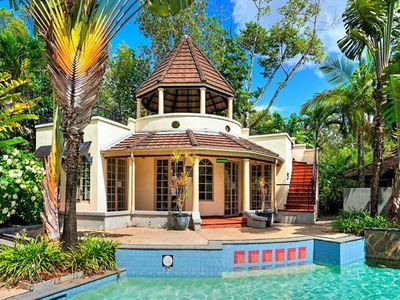 1418 / 2-10 Greenslopes Street, Cairns North