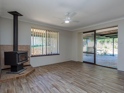 1 Newquay Close, Yanchep