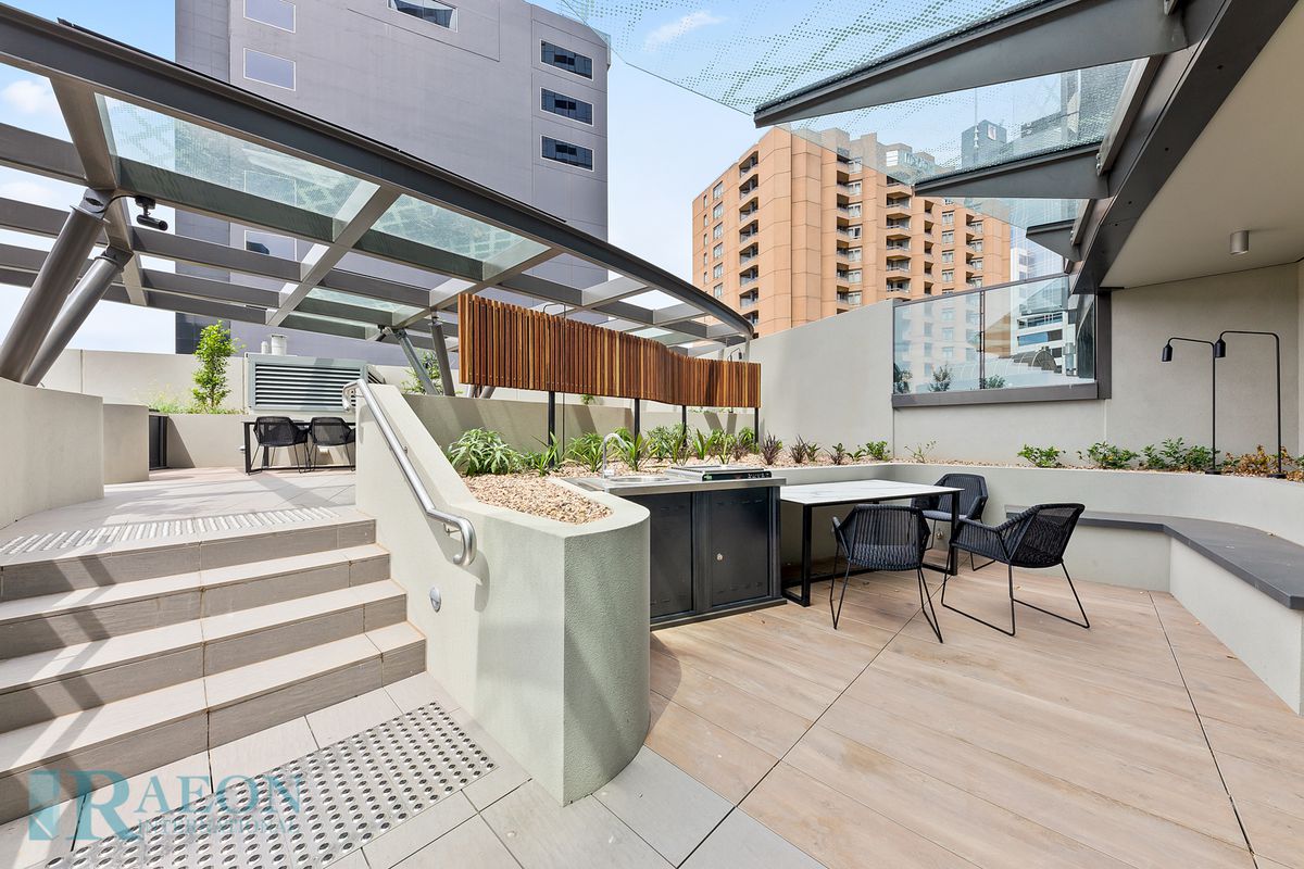 2003/23 Mackenzie Street, Melbourne