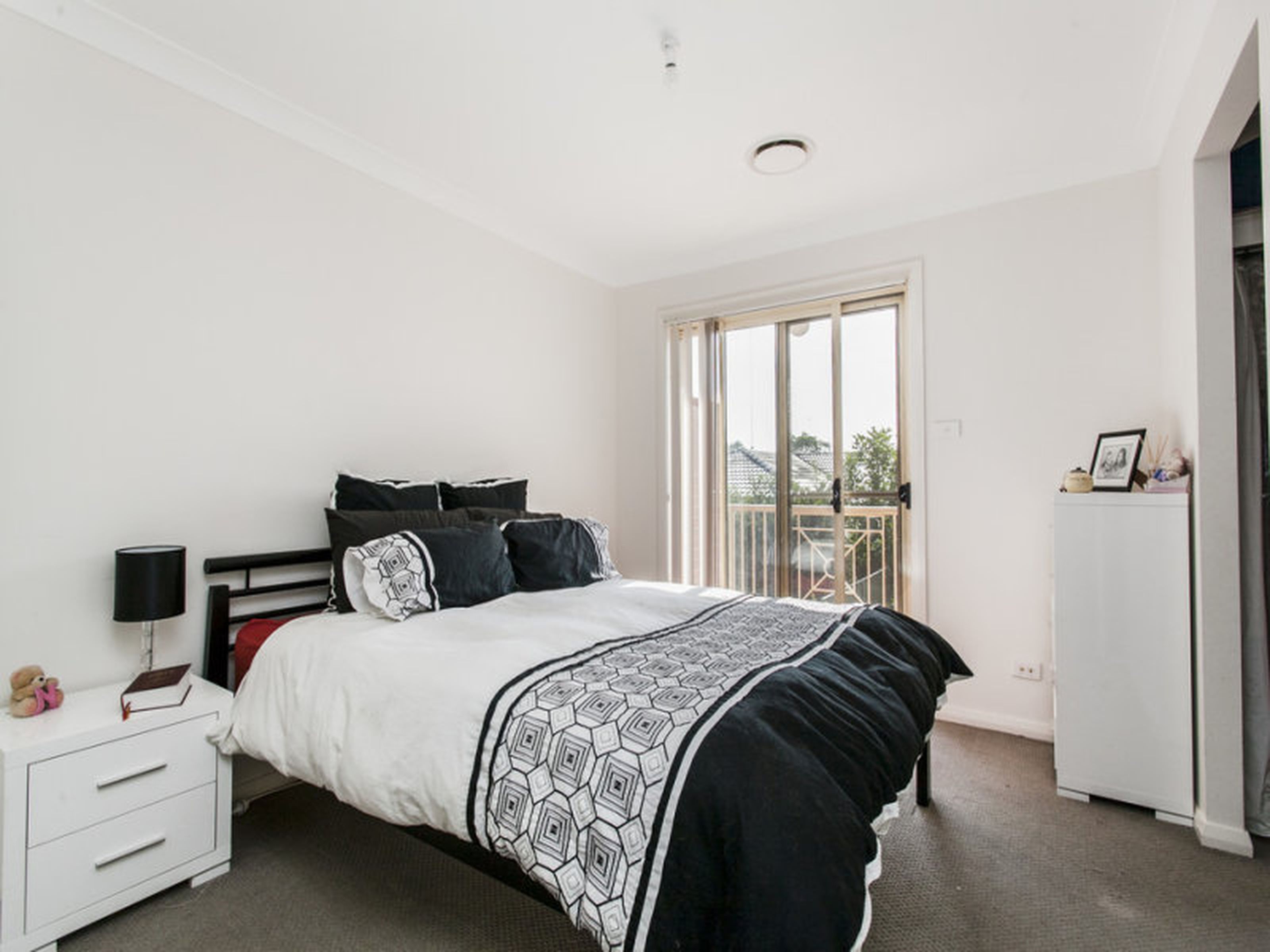 15B Tarrabundi Drive, GLENMORE PARK
