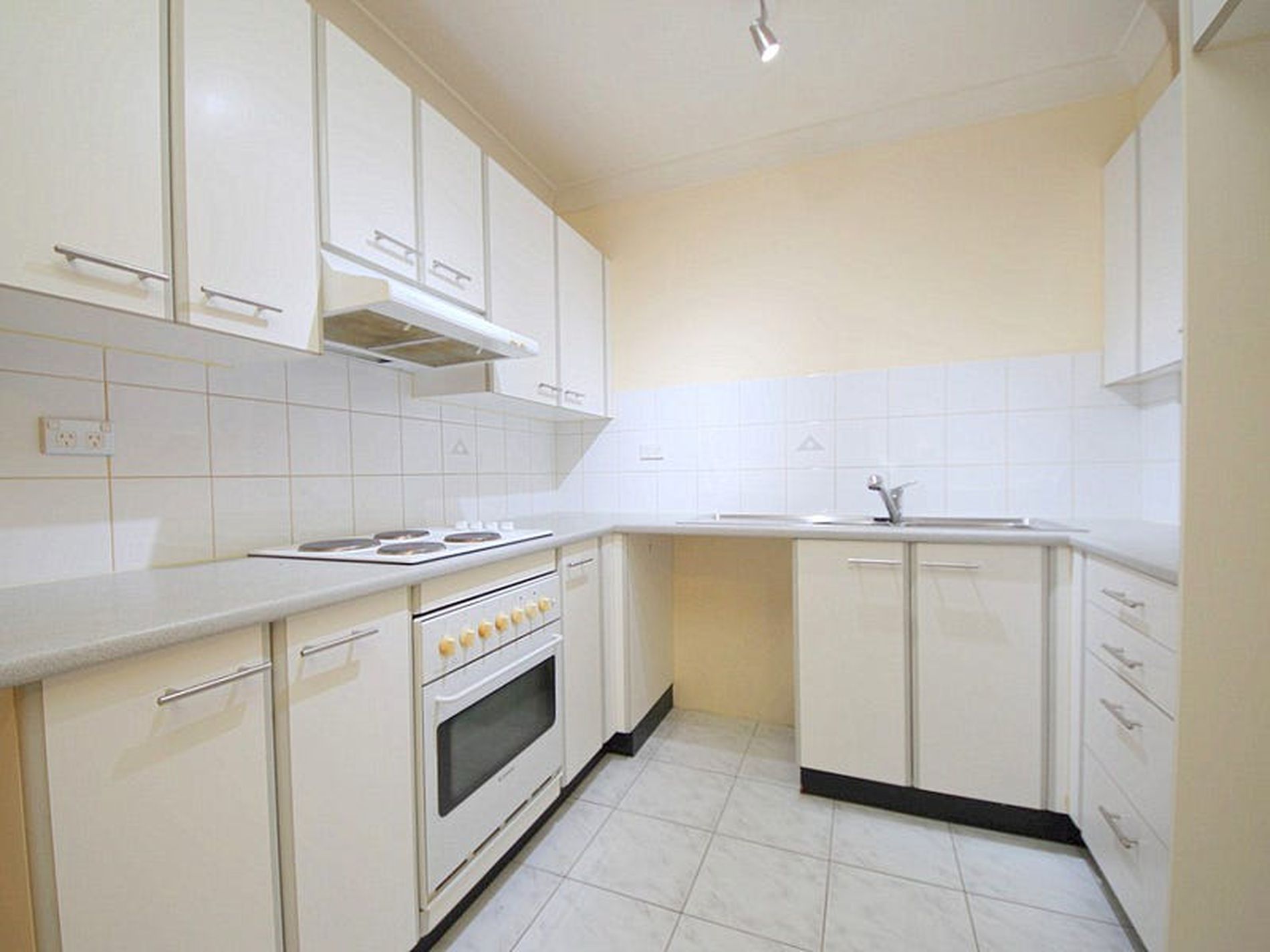 11 / 54 Sir Joseph Banks Street, Bankstown