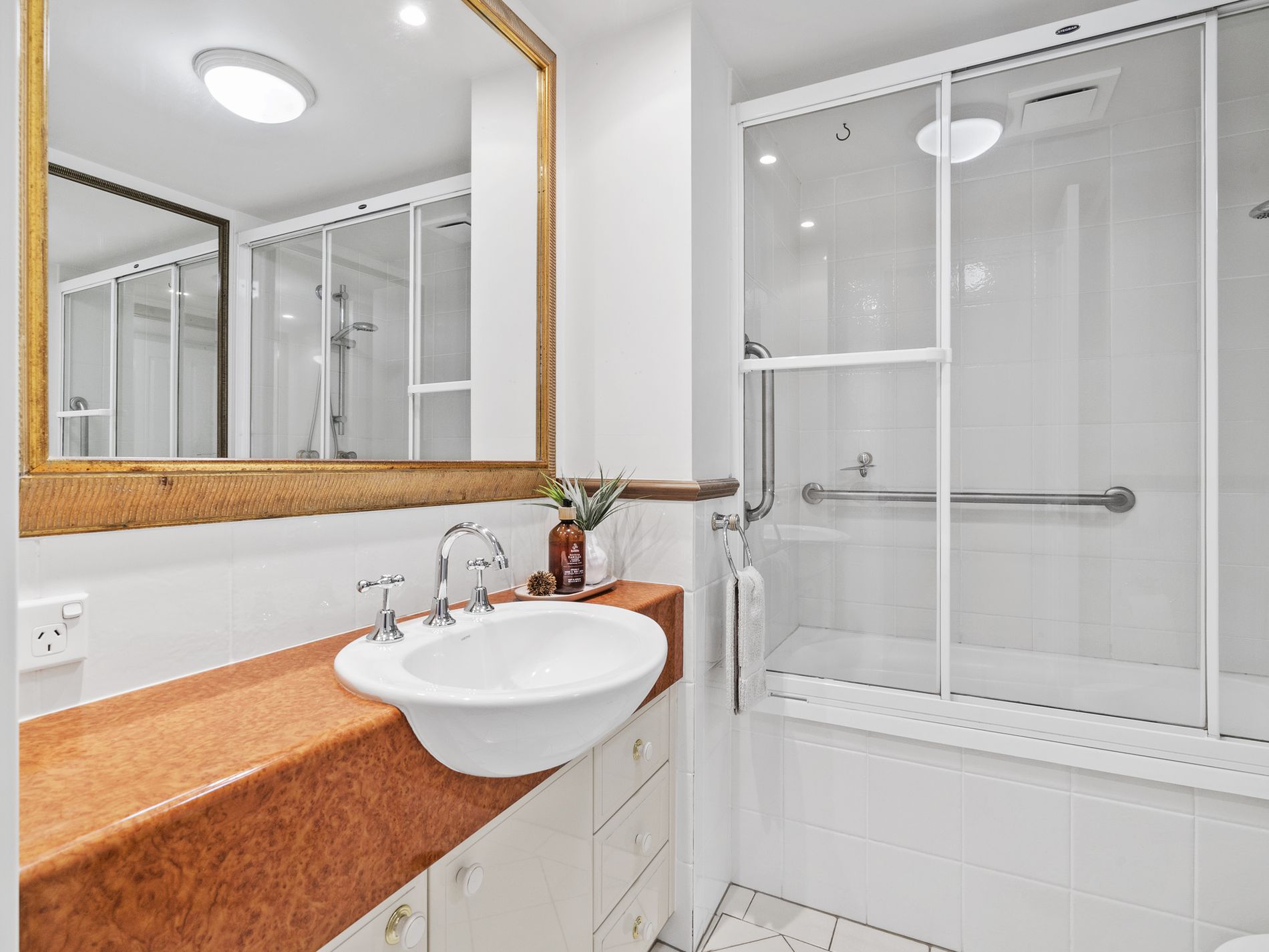 2604 / 220 The Esplanade, Burleigh Heads