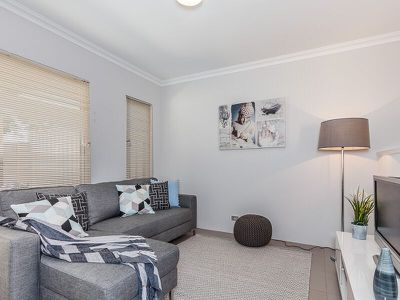 8/12 Willespie Drive, Pearsall