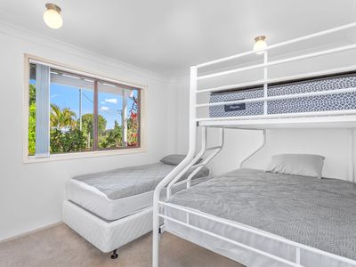 80 Lakeview Crescent, Forster
