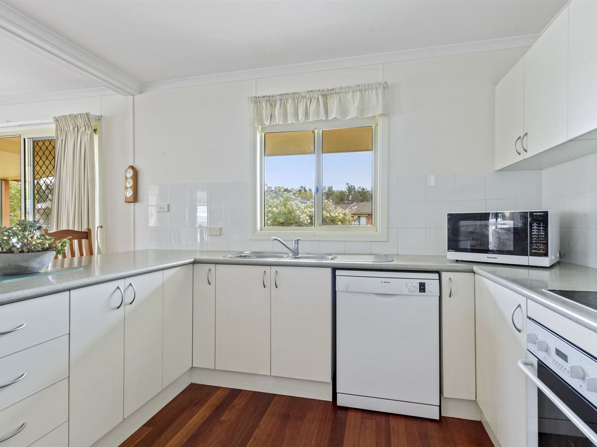 90 Lake Conjola Entrance Road, Lake Conjola