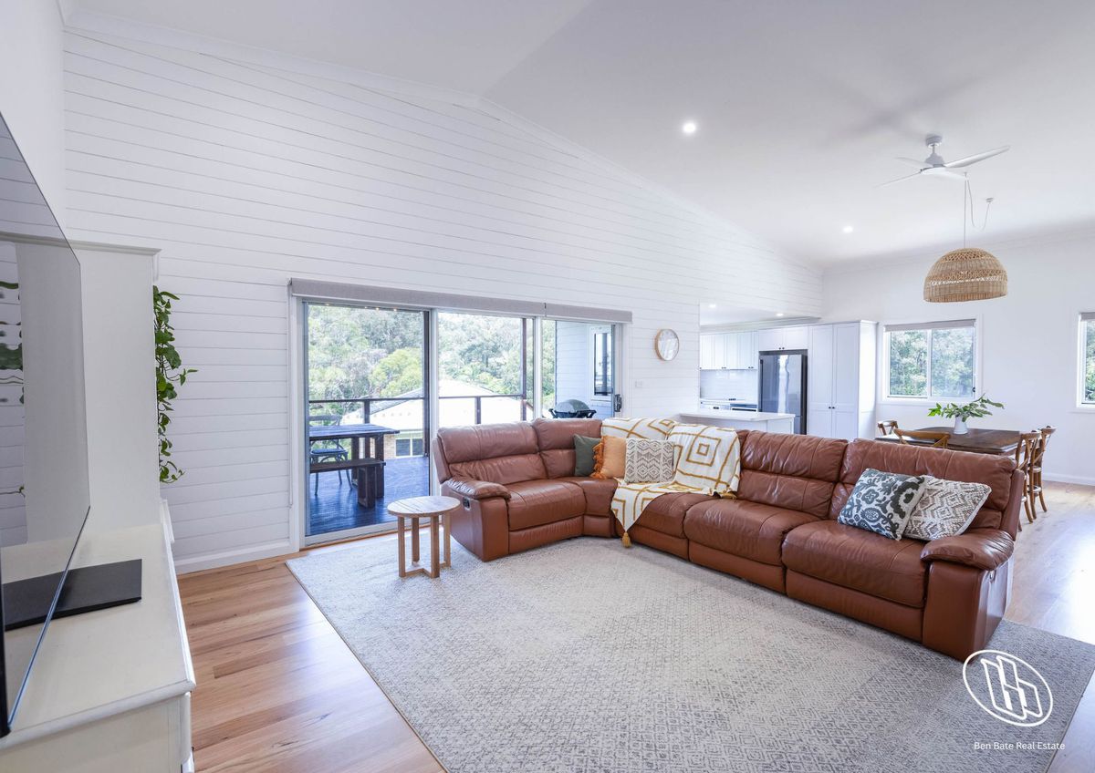 4 Yabbarra Drive, Dalmeny