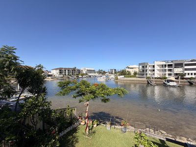 4 / 81 Bayview Street, Runaway Bay