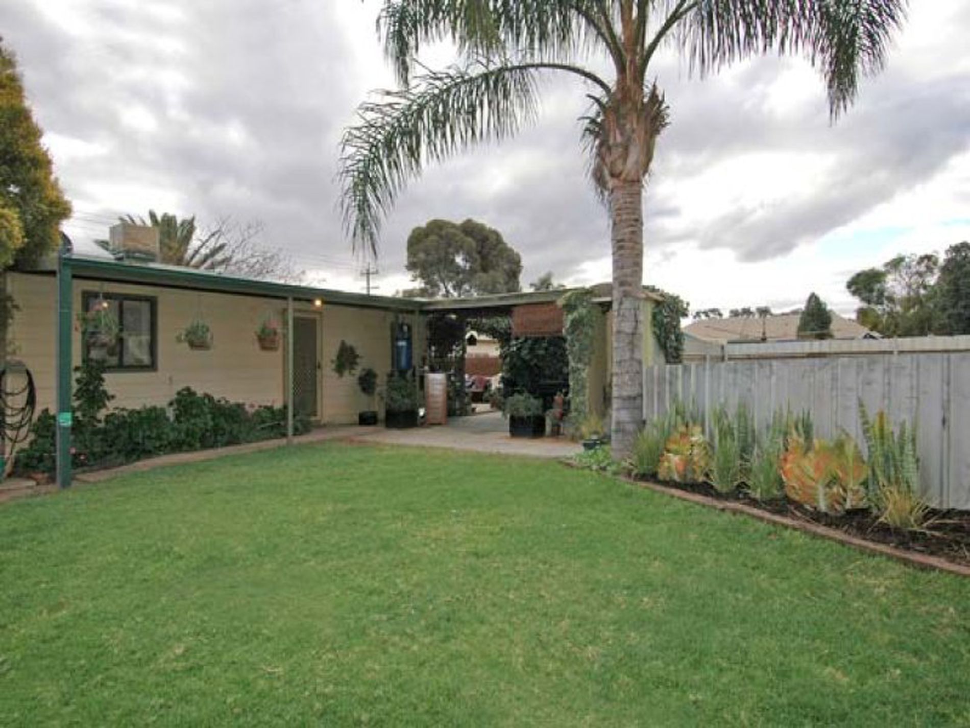 49 Federal Road, Boulder