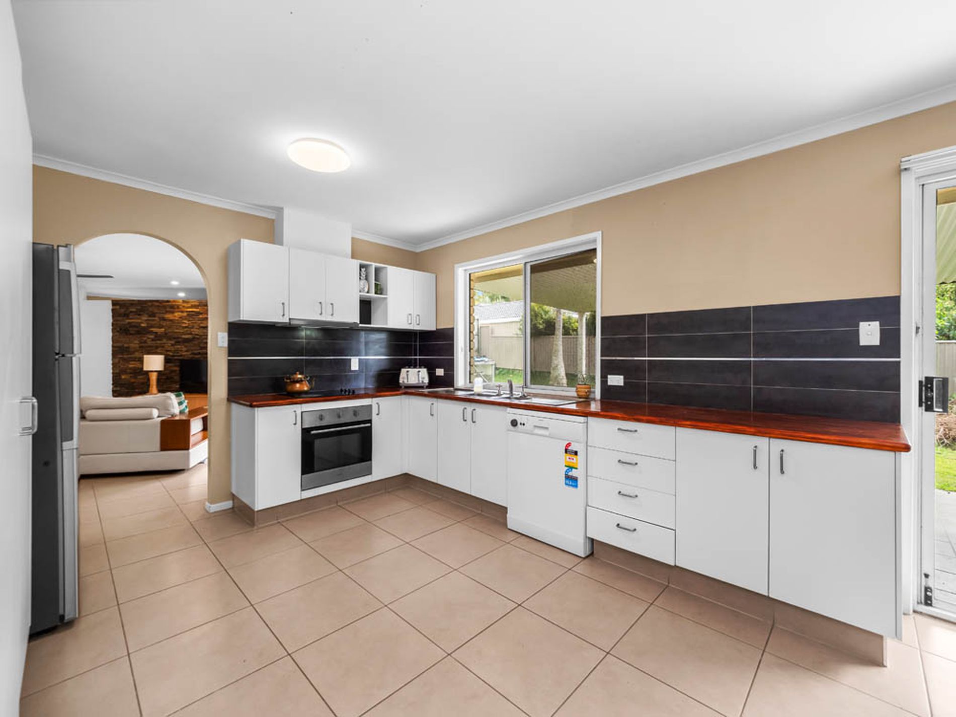 9 Utah Street, Aroona