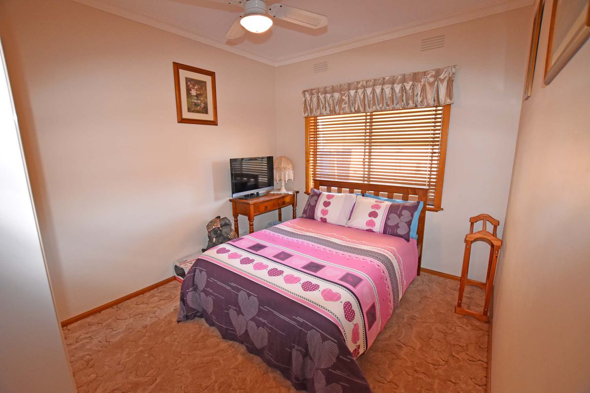 5 Weller Road, Lancaster