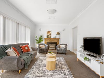 112 Piccadilly Street, Piccadilly