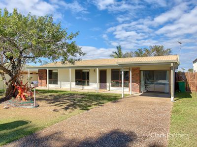 7 Bottlebrush Court , Kallangur