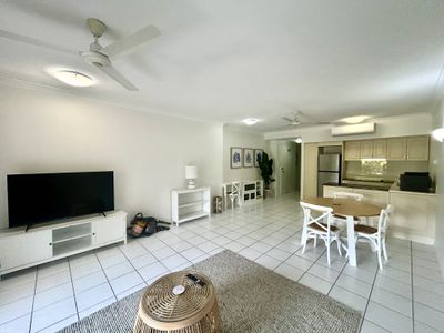 2 / 293-301 Esplanade, Cairns North