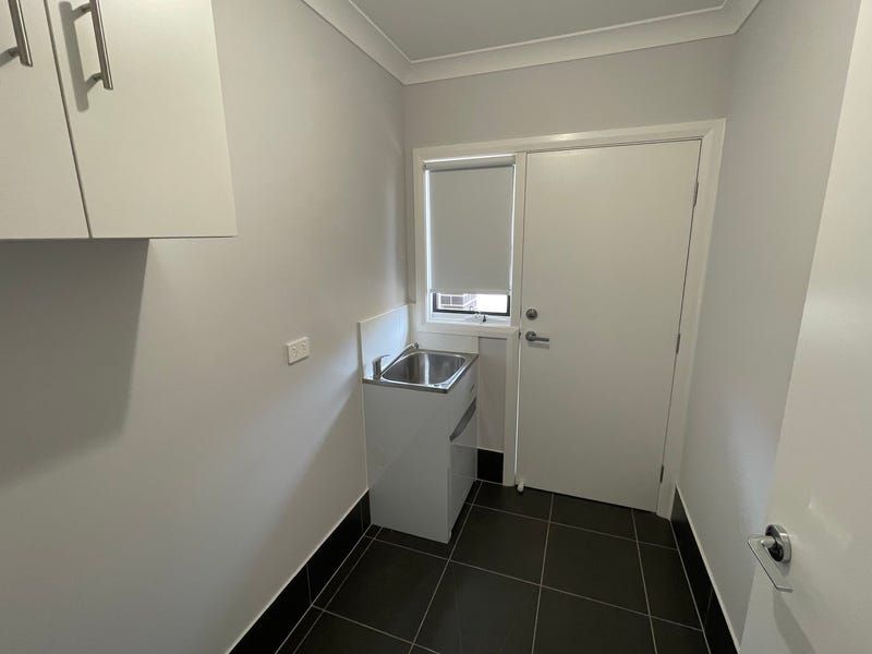 33 Crest Road, Gledswood Hills