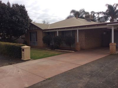 6 Borromei Mews, Somerville