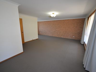 1-3 / 22 Barton Street, Parkes