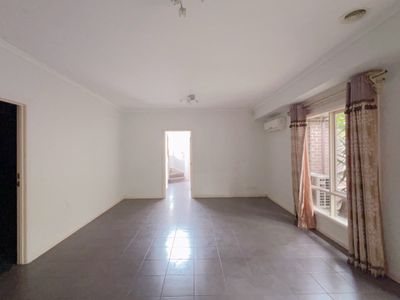 2 / 8 Faye Street, Reservoir