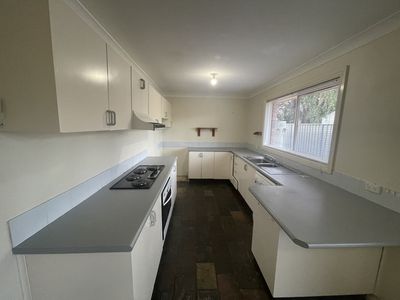 11 Booth Street, Dubbo