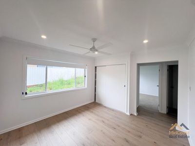 8 Jade Crescent, Diamond Beach