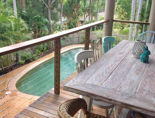 Large family home with pool image 3