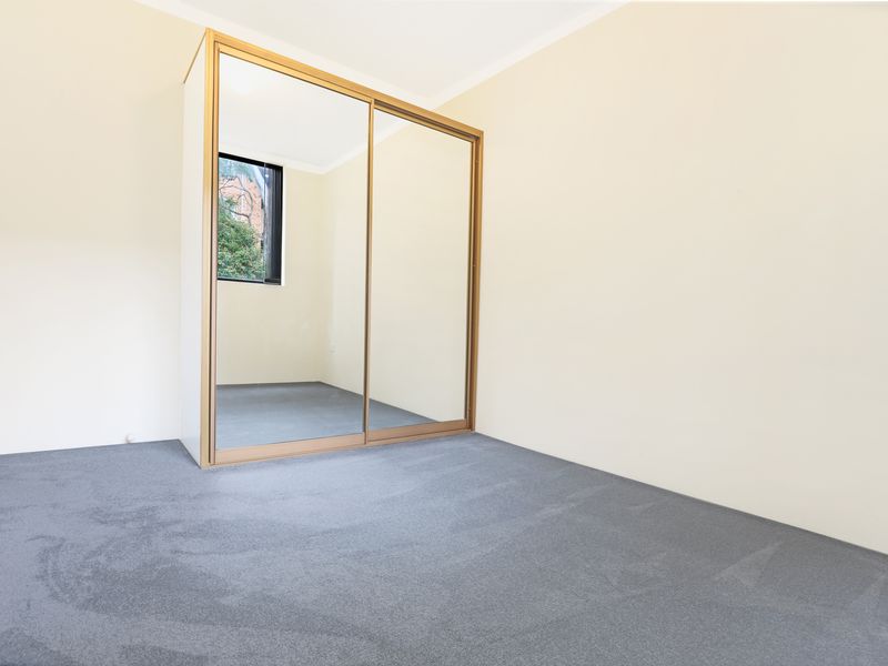 1 / 8 Macquarie Street, Wollongong