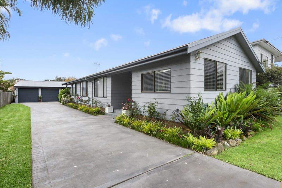 13 Windsor Road, Berkeley Vale