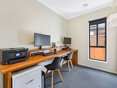 7 Colonnade Street, Clyde North