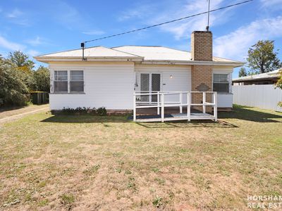 8 Federation Avenue, Horsham