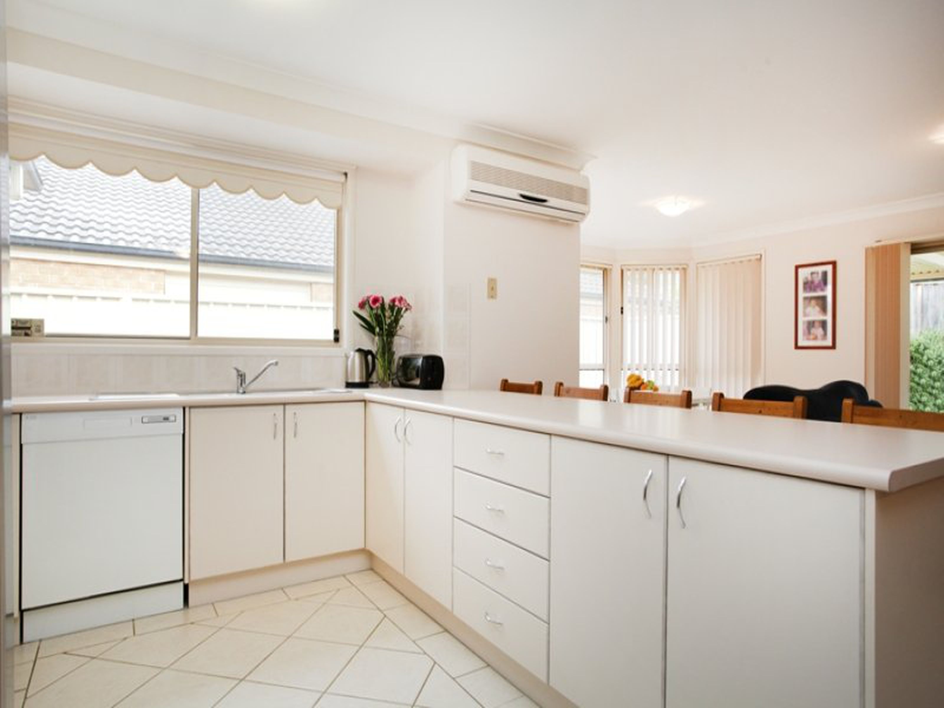 25 Dara Crescent, GLENMORE PARK