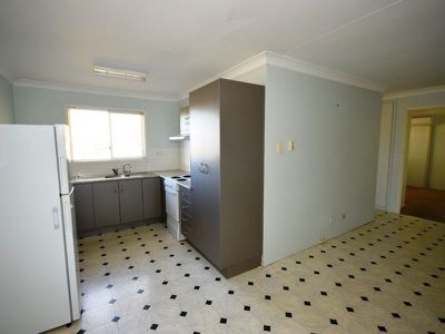 1 / 99 Crane Street, Longreach