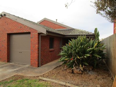 2 / 15 High Street, Werribee