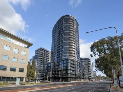 1605  / 2 Furzer Street, Phillip