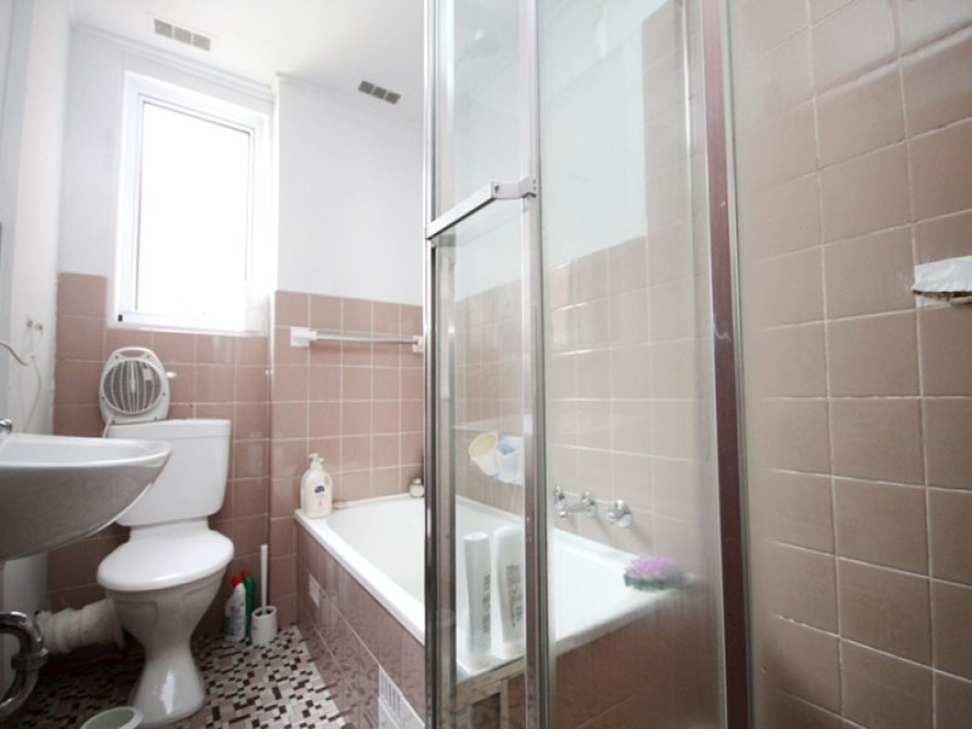 9 / 76 Leylands Parade, Belmore