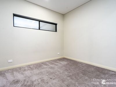2 / 17 Stroughton Road, Westminster