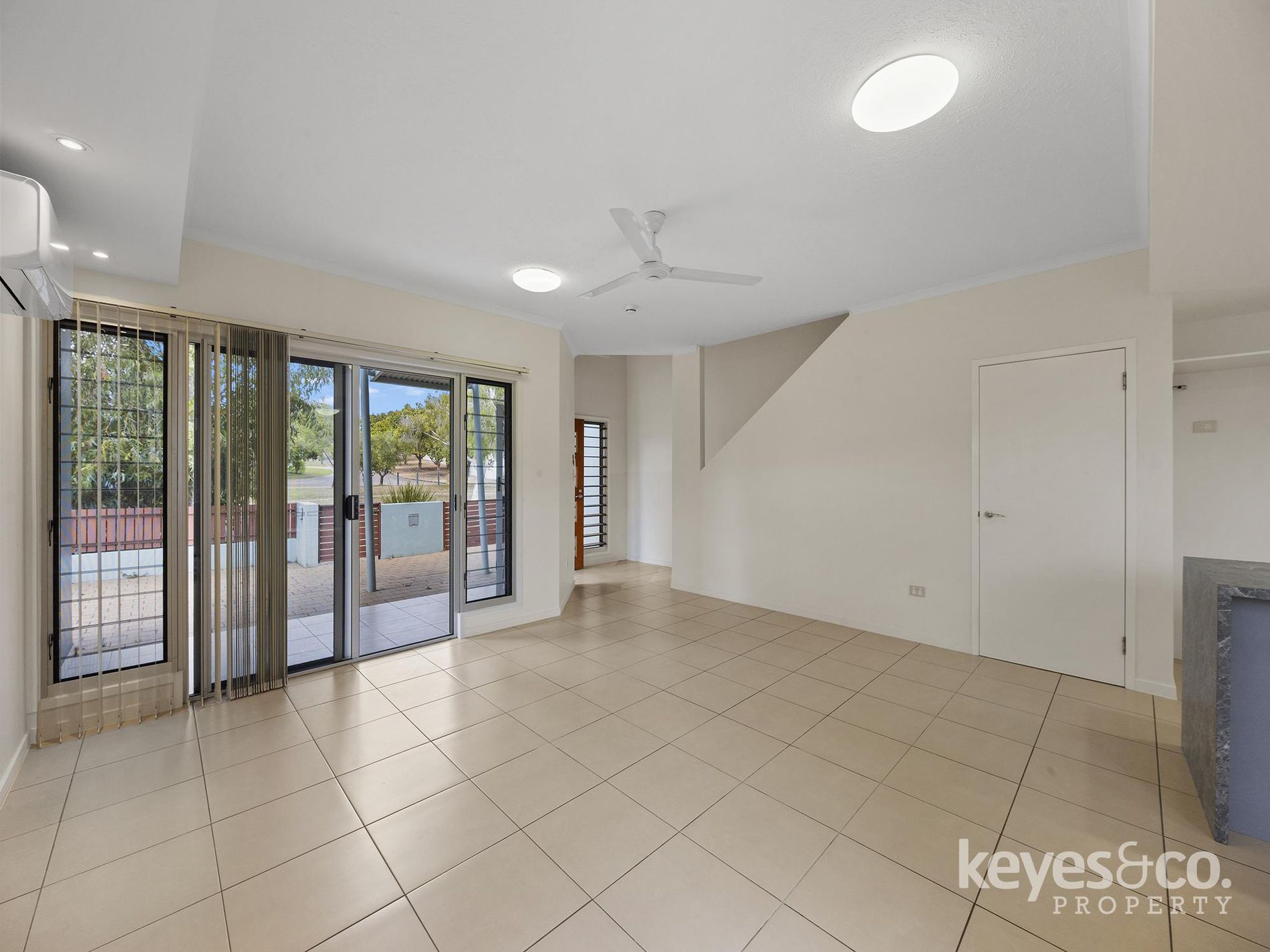 213 Riverside Boulevard, Douglas