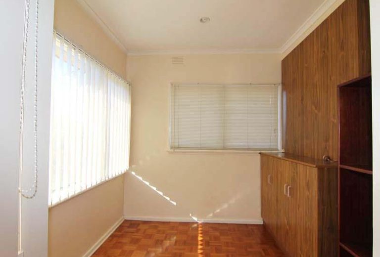 319 Blackburn Road, Mount Waverley
