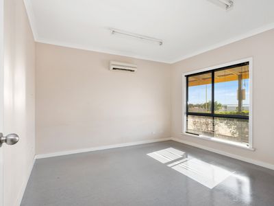 10-12 Nambi Way, Kalgoorlie