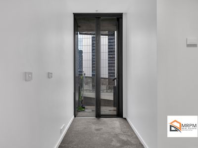 604 / 8 Waterview Walk, Docklands