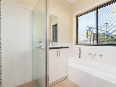 2 / 60 Mitchell Street, Wodonga
