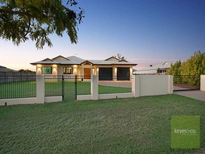 30 Shoalmarra Drive, Mount Low
