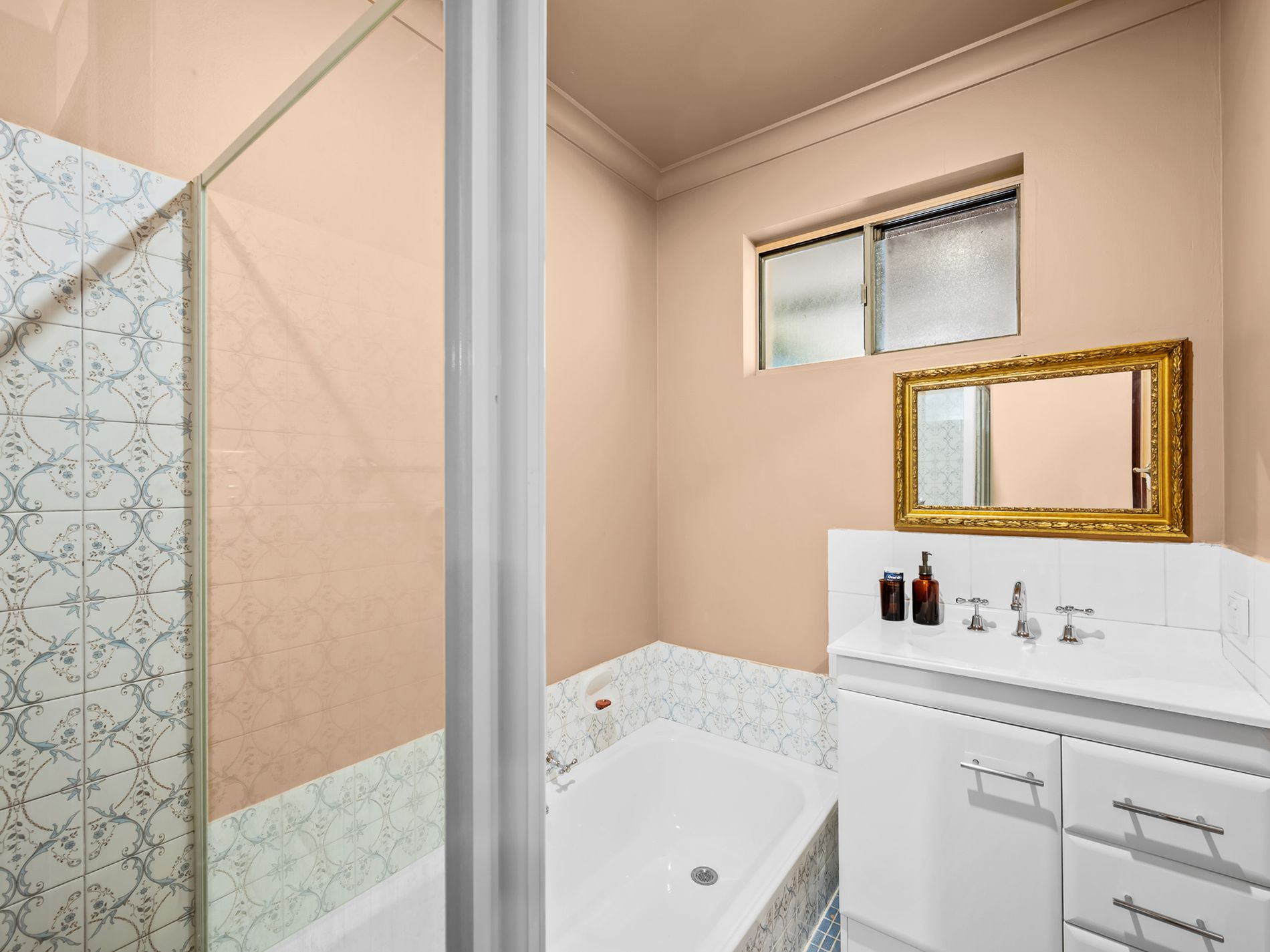 11 View Avenue, Langford