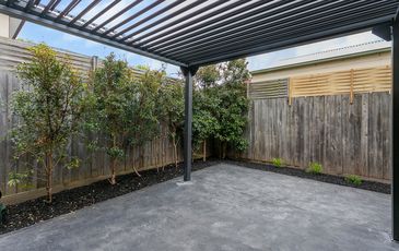 6 / 2-4 Edinburgh Drive, Beaconsfield