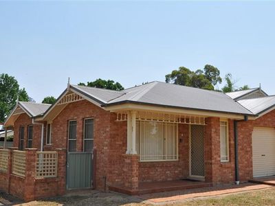 1 / 51 Johnson Street, Forbes