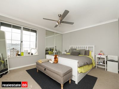 1 / 20 Pendal Lane, Perth
