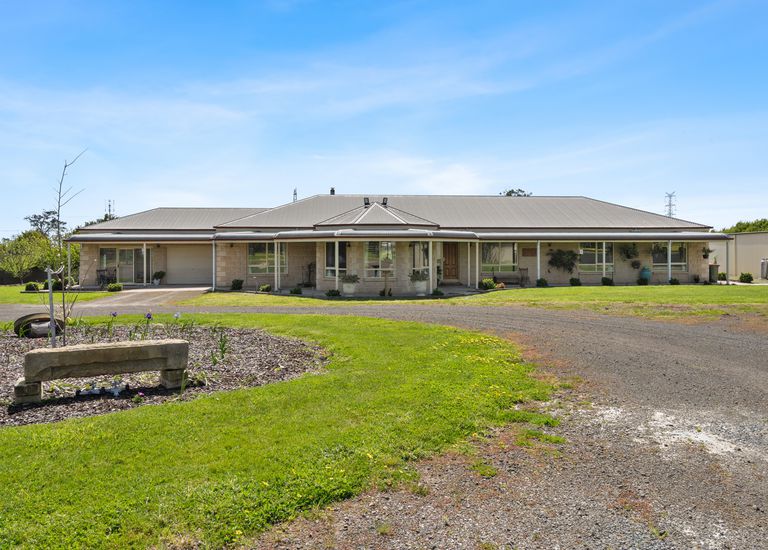 231 Golf Course Road, Heywood